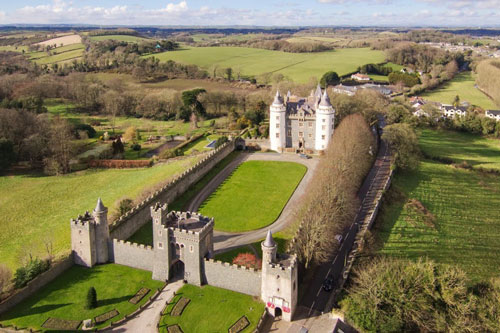 Bí ẩn 8 lâu đài cổ nhất thế giới