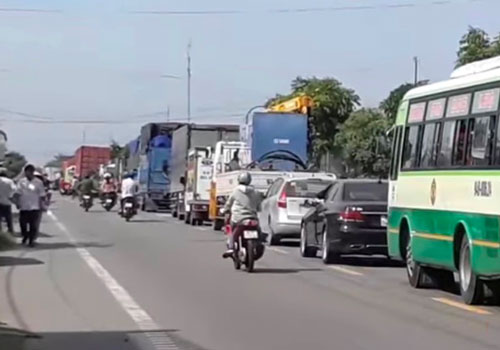 Bạc Liêu: Khởi tố nhóm đối tượng dùng ô tô chắn ngang quốc lộ 1