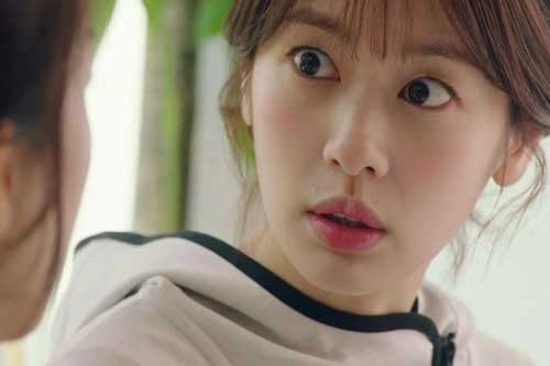 Sau 1 tuần đi công tác, cô vợ trở về với diện mạo khiến cả nhà chồng thất kinh