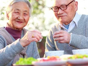 Bật mí chế độ ăn uống làm sạch máu giúp người Nhật sống thọ trăm tuổi