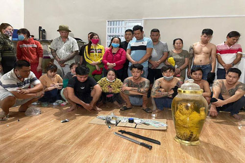 Đồng Nai: Triệt phá sới bạc quy mô lớn, tạm giữ 21 đối tượng có "số má"