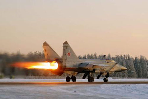 Nga dùng MiG-31BM 'răn đe' F-35A