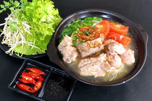 30 phút xong ngay bún sườn chua cho bữa sáng dinh dưỡng