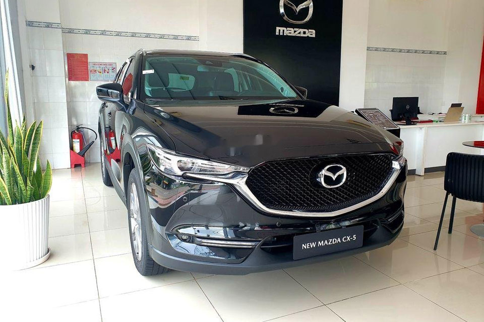 Nhiều mẫu xe Mazda giảm giá mạnh trong tháng 12
