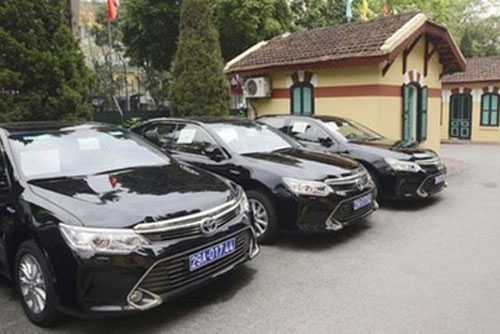 Mua xe công bán đấu giá, tính phí đường bộ thế nào?