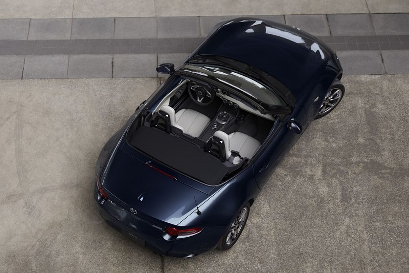 Mazda MX-5 Miata 2021 sẽ cập bến thị trường Mỹ trong tháng này, giá tăng nhẹ