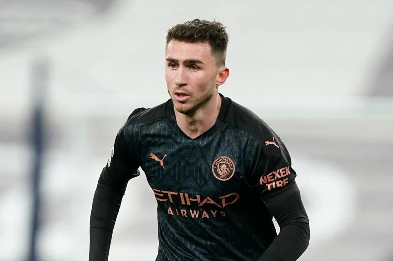 Trung vệ: Aymeric Laporte (Man City).