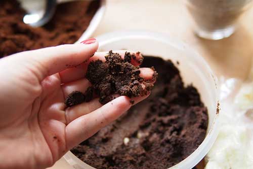 6 công dụng tuyệt vời của bã cà phê, điều số 1 chắc chắn chị em sẽ thích