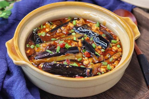 Ăn gì cũng thấy nhạt miệng, làm cà tím chưng thịt kiểu này cơm nấu bao nhiêu cũng không đủ