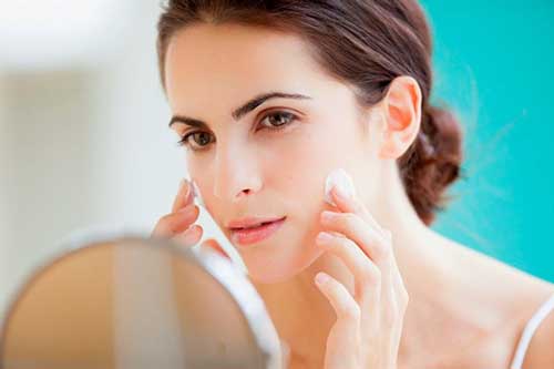 Lạm dụng mỹ phẩm có thể ảnh hưởng nguy hại đến làn da và sức khỏe