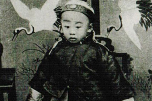 Số phận thảm thương của ông hoàng yểu mạng năm 1 tuổi