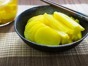 Mẹo làm củ cái muối vàng ươm, giòn sần sật