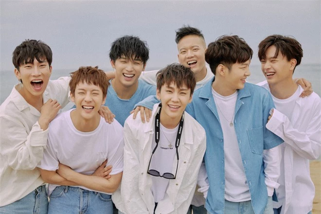 30 nhóm nhạc nam hot nhất hiện nay: BTS vững ngôi vương, ngỡ ngàng EXO bại trận vì 2 boygroup đông dân nhất Kpop - Ảnh 6. 30 nhóm nhạc nam hot nhất hiện nay: BTS vững ngôi vương, ngỡ ngàng EXO bại trận vì 2 boygroup đông dân nhất Kpop - Ảnh 6.