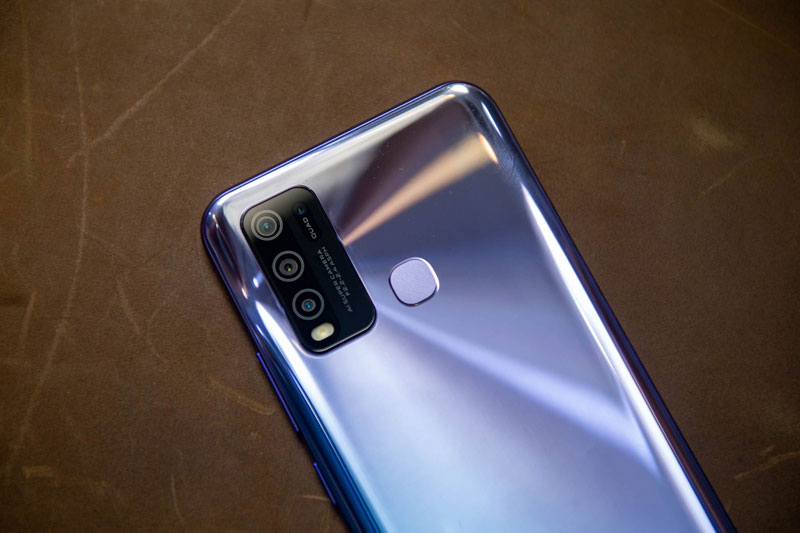 Smartphone 4 camera sau, RAM 8 GB, pin 5.000 mAh giảm giá 1,3 triệu tại Việt Nam