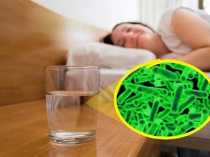 Tại sao không nên đặt cốc nước cạnh giường ngủ?