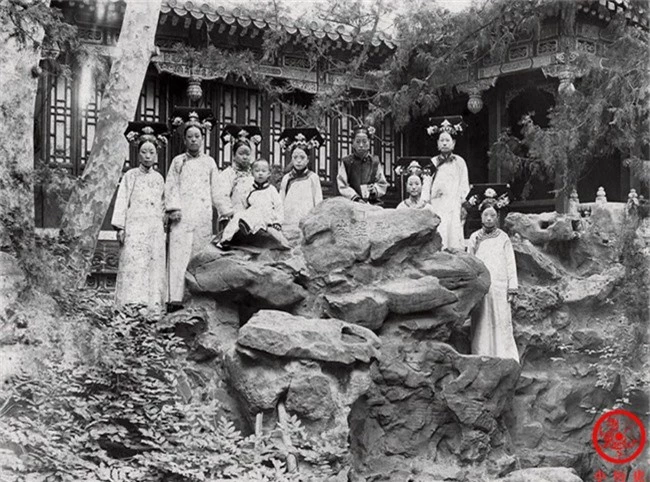 Lộ diện hoàng hậu lưng gù của Hoàng đế Quang Tự triều nhà Thanh - Hình 5 Lo dien hoang hau lung gu cua Hoang de Quang Tu trieu nha Thanh-Hinh-5