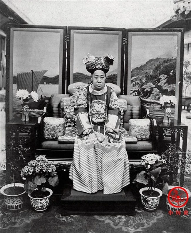 Lộ diện hoàng hậu lưng gù của Hoàng đế Quang Tự triều nhà Thanh - Hình 6 Lo dien hoang hau lung gu cua Hoang de Quang Tu trieu nha Thanh-Hinh-6