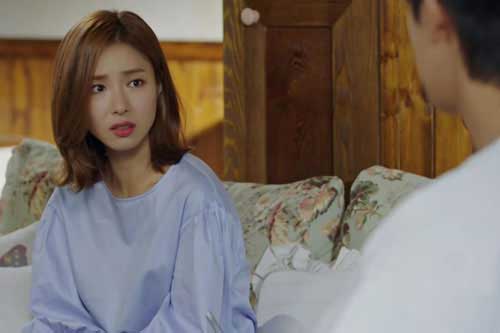 Nhà trai yêu cầu bầu mới cưới rồi lật kèo phút chót, 1 năm sau mẹ chồng mang 9 tráp tới nhưng lại ngậm ngùi quay về