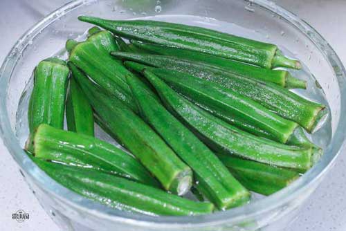 Đầu bếp mách bạn các luộc đậu bắp xanh mướt, không sợ nhớt chỉ với 1 thứ gia vị duy nhất