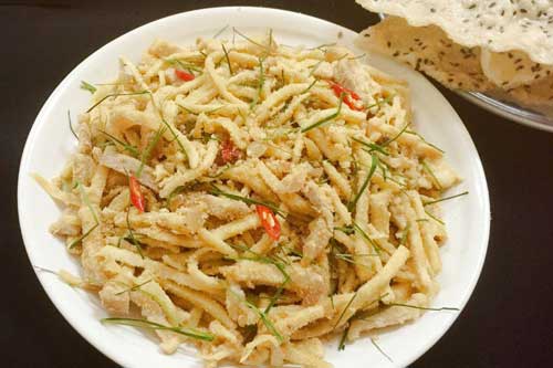 Cách làm gỏi măng thịt heo trộn thính lạ miệng đưa cơm