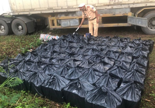 Đồng Nai: Gần 500 chai Chivas 21 nhập lậu suýt "đổ bộ" trót lọt vào TPHCM