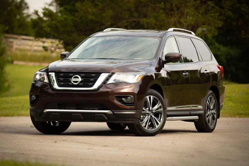 9. Nissan Pathfinder 2020 (giá khởi điểm: 31.680 USD).