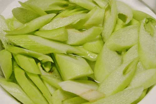 Mẹo chế biến dọc mùng không bị ngứa