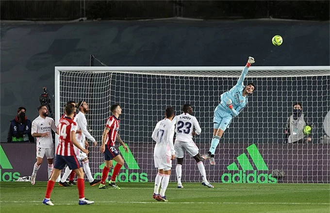 Courtois đã tự tin trở lại