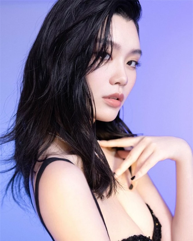 Người mẫu Victoria's Secret Ming Xi thả dáng 'gái một con' nóng bỏng sau sinh - ảnh 2