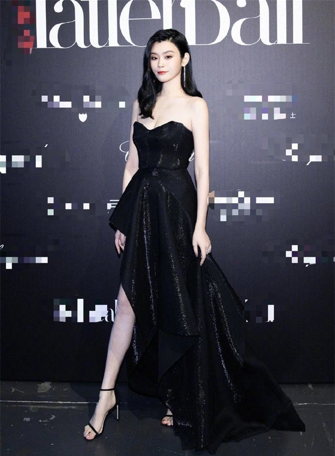 Người mẫu Victoria's Secret Ming Xi thả dáng 'gái một con' nóng bỏng sau sinh - ảnh 9