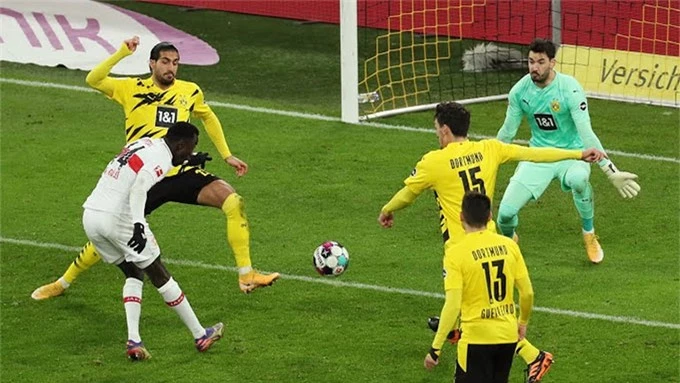 Dortmund đã phải nhận trận thua đau đớn nhất kể từ đầu giải