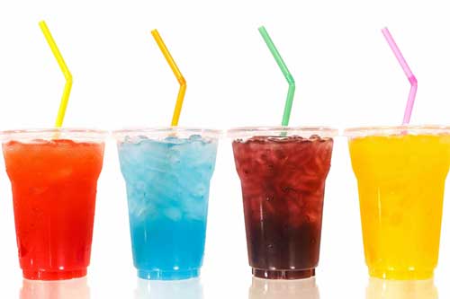 Bé trai 12 tuổi đã mắc bệnh gout, nguyên nhân do cha mẹ để con thường xuyên uống loại nước này