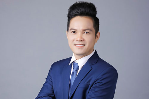 Ca sĩ Lương Minh Đạt bắt tay cùng với ekip chuẩn bị các ca khúc chào xuân Tân Sửu 2021