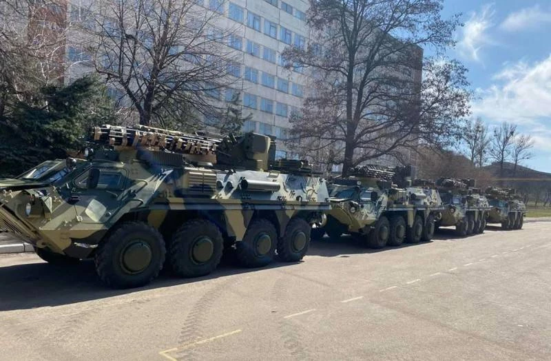 Xe bọc thép chở quân BTR-4E đã được bàn giao cho Lực lượng Vệ binh Quốc gia Ukraine. Ảnh: Defense Express.