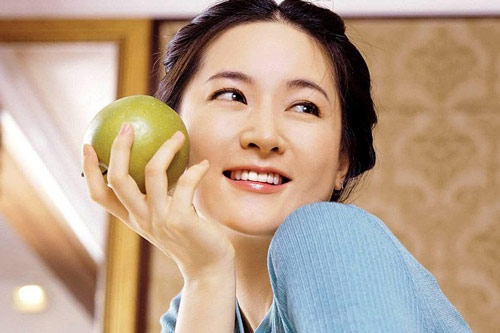 Mẹo chăm sóc da và tóc khoẻ mạnh chỉ bằng giấm táo