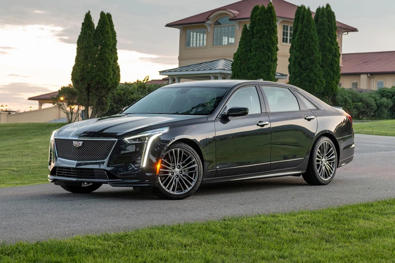 4. Cadillac CT6-V 2020 (giá: 94.895 USD).