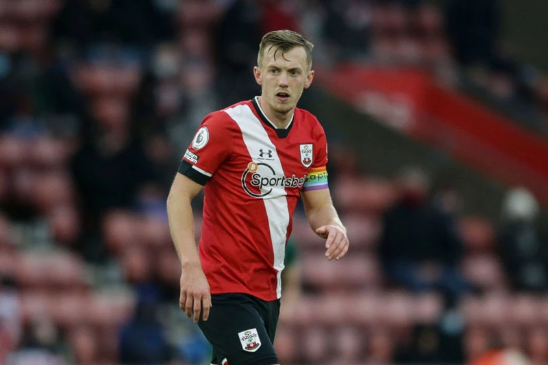 Tiền vệ trung tâm: James Ward-Prowse (Southampton).