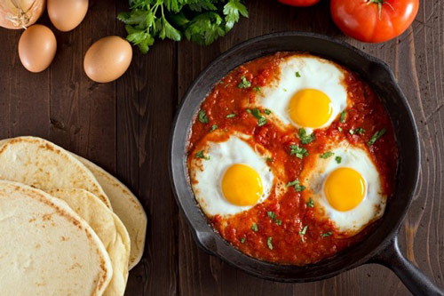 Ăn trứng gà sống có tốt không?