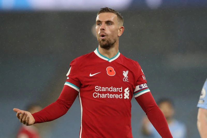 Tiền vệ trung tâm: Jordan Henderson (Liverpool).