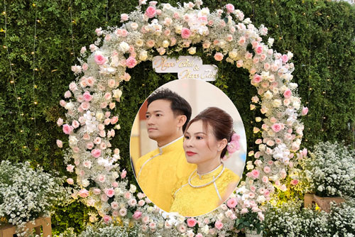 Tiệc cưới ngập hoa hồng của Quý Bình