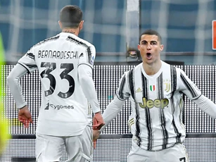 Ronaldo lập cú đúp, Juventus đại thắng Genoa