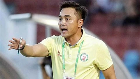 HLV Đức Thắng xếp Kiatisak dưới một cái tên tại V.League 2021