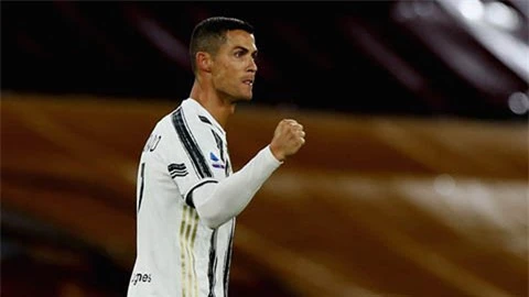 Ronaldo thắng trận thứ 400