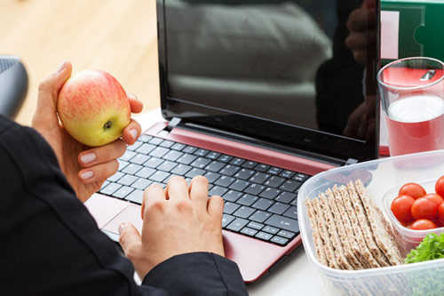 8 thực phẩm dù bạn có đói đến đâu cũng không nên ăn khi dạ dày rỗng