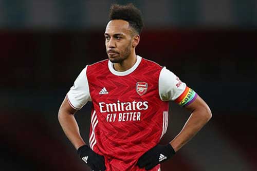 Aubameyang chấm dứt 'cơn hạn hán' bàn thắng bằng cách... đá phản lưới nhà