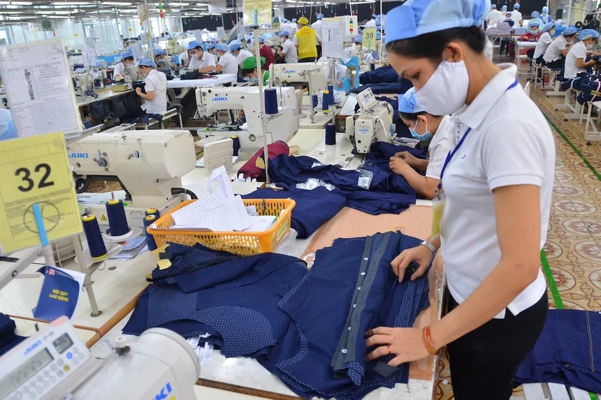 Xuất khẩu dệt may sang EU được sử dụng nguyên liệu vải từ Hàn Quốc. 