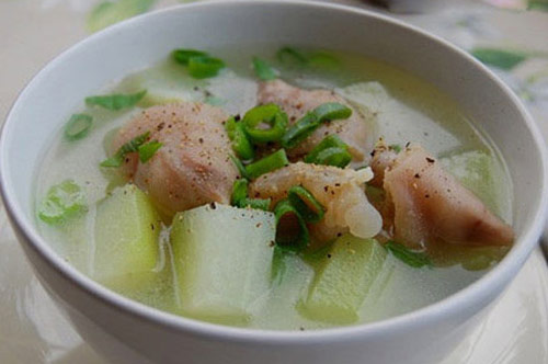 Canh chân giò hầm đu đủ xanh bổ dưỡng, lợi sữa sau sinh