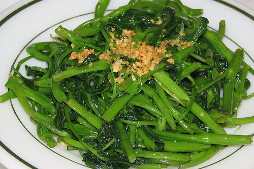 Những nguy hiểm đối với sức khỏe khi ăn rau muống