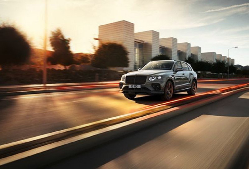 Soi SUV Bentley Bentayga V8 phiên bản nâng cấp, sang trọng và hiện đại