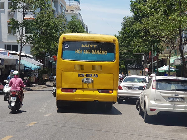 UBND TP Đà Nẵng tiếp tục khẳng định không cho các tuyến xe buýt liền kề đi vào trung tâm TP, và đề nghị UBND tỉnh Quảng Nam ủng hộ chủ trương này của chính quyền TP